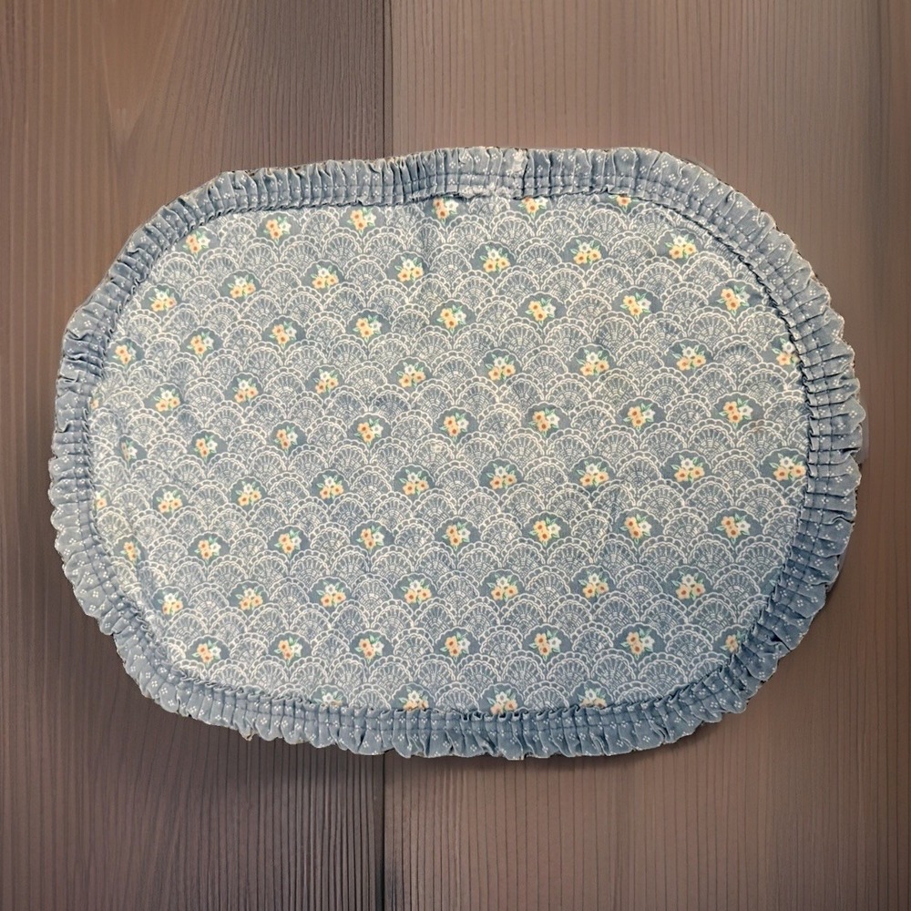 Vintage Quilted Blue Calico Oval Placemat Ruffled Edge Country Cottage 1970 Deco